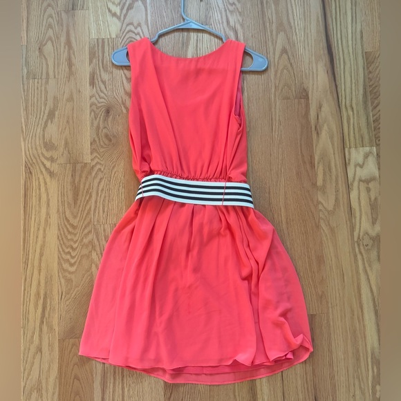 Pink belted midi dress - Picture 2 of 2